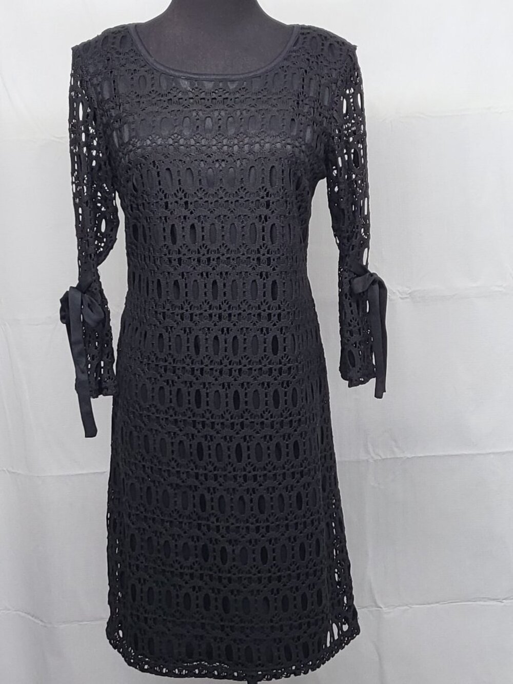R&K Womens Cut Out Lace Dress Size 4 Back Zip 3/4 Sleeves Lined Black